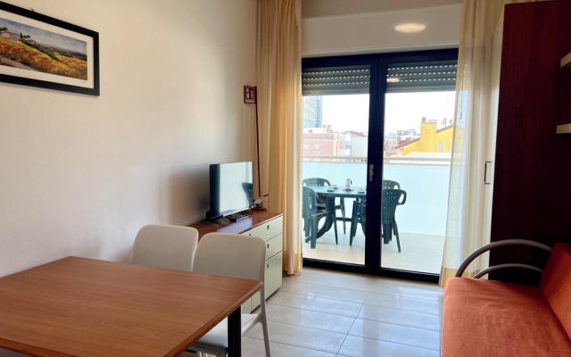 Functional Flat Just 50mt From the Beach