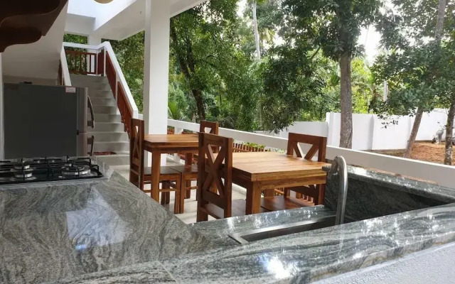 Cocosurf House