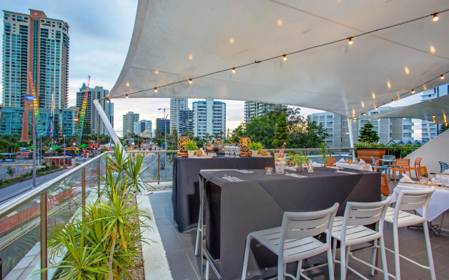 Hotel Apartments on 22 View Avenue, Surfers Paradise