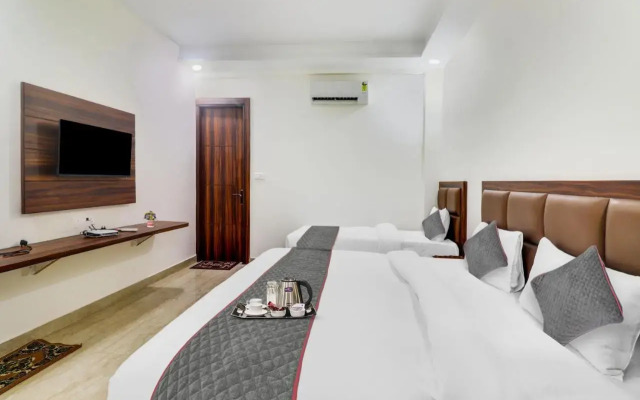 Collection O 701138 Hotel Golden Grand