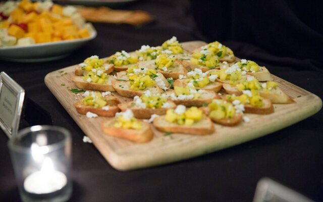 Holiday Inn Bloomington-Airport by IHG