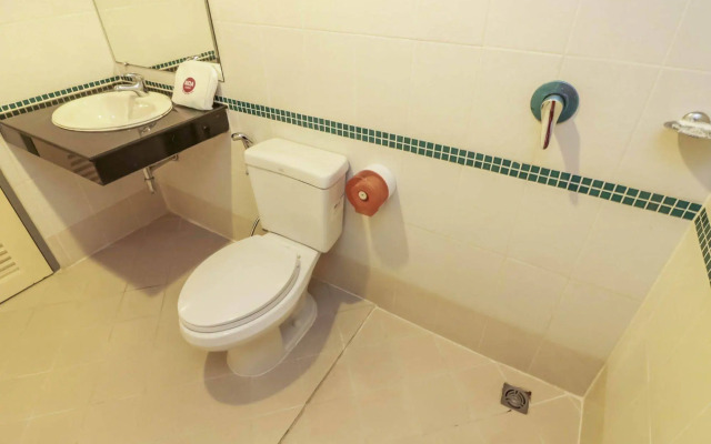 NIDA Rooms Patong Silk House