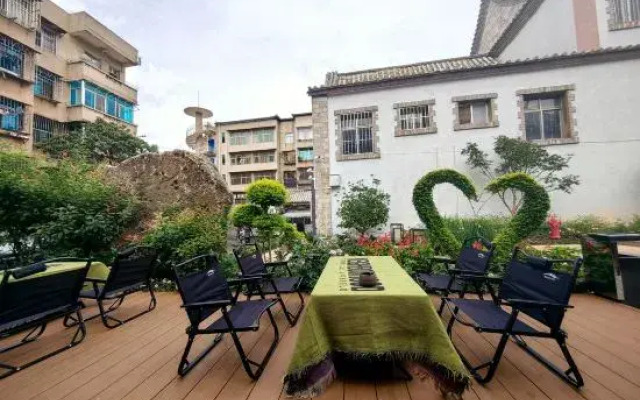 Jianshui Guyueli Courtyard Villa (Jianshui Ancient Town)