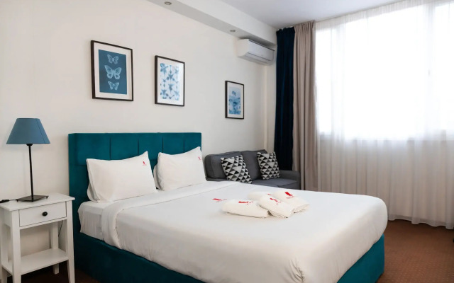 City Plaza Apartments & Rooms