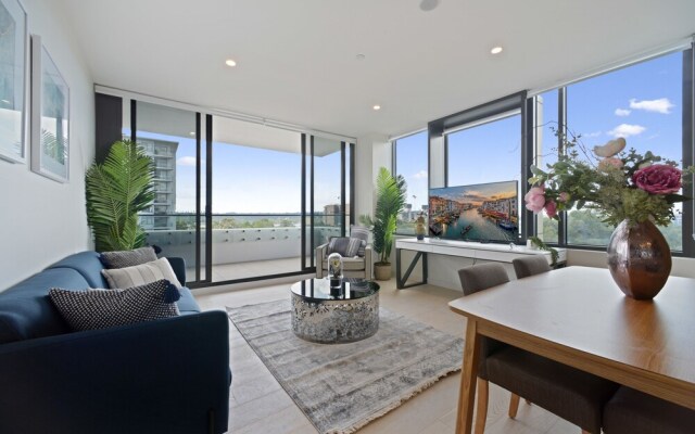 New Contemporary Apartment near Macquarie Centre