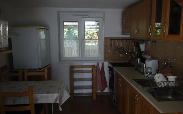 Lázár Apartman