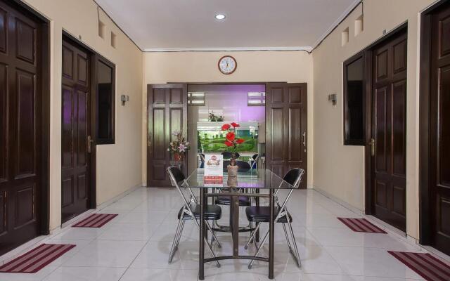 Hotel O Graha 99