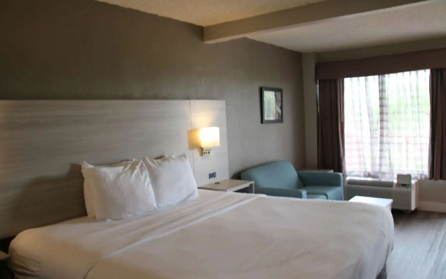 Boca Suites Deerfield Beach, SureStay Collection by BW