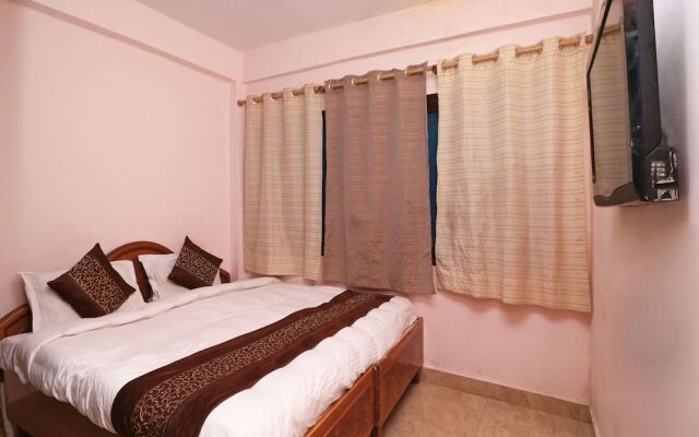 OYO 14125 Home Hill View 2BHK Clock Tower