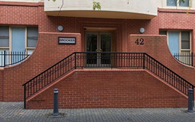 City Escape 3BD in Adelaides East End 5