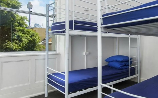 Summer House Backpackers