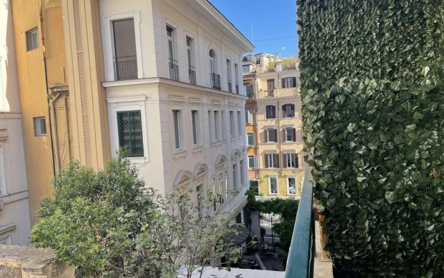 My Summer in Rome Spacious 2BR 2 Bath Home With a Balcony Near Famed Piazza del Popolo