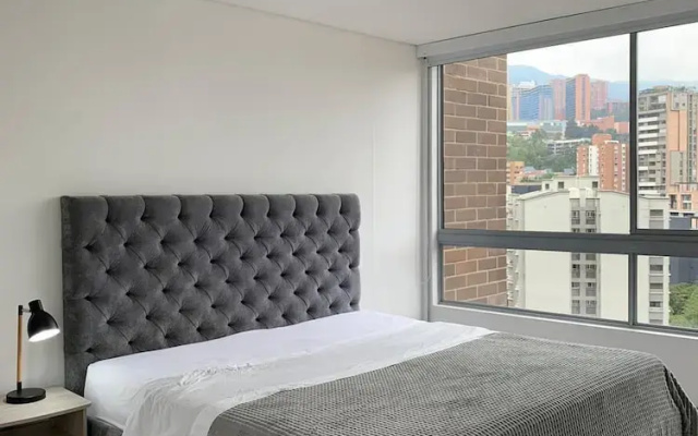 Deluxe Apart. City Views by Nomad Guru