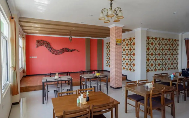 RedDoorz Plus Syariah @ Hotel Boulevard Luwuk