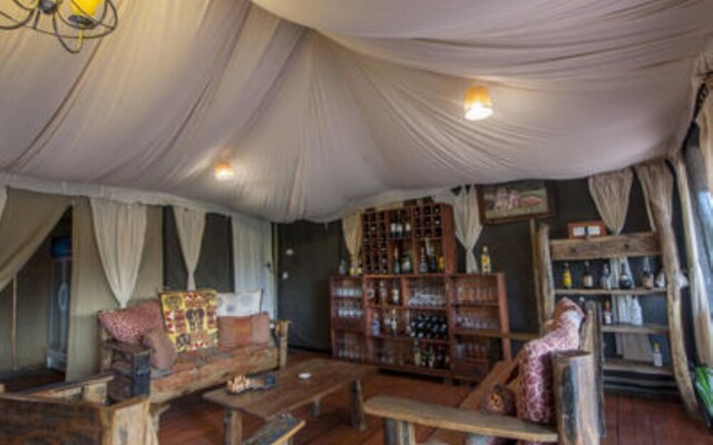 Acacia Migration Camp Ndutu