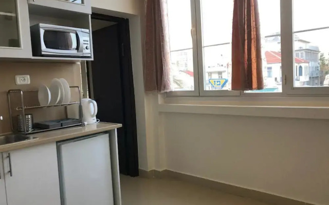 Unique TLV Bauhaus