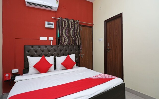 OYO Flagship 128 AIIMS BHU