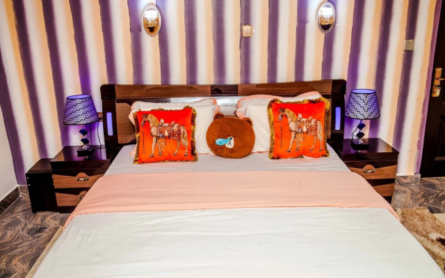 Tobby Royal Suites