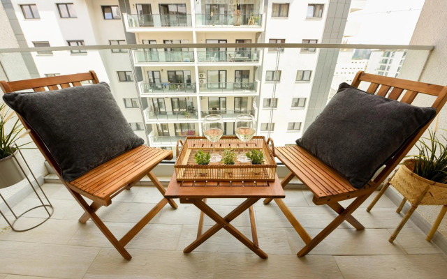 POWDER - City Center Studio with Balcony