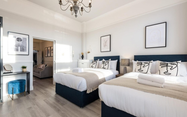 Host Apartments Stylish Seel Street Quarters