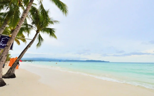 ZEN Rooms Station 1 White Beach