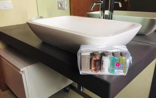 Venice Homes & Holidays Art District