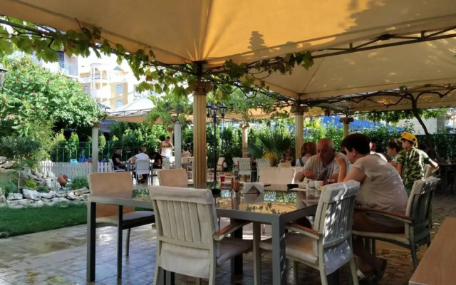 Hotel Shipka Beach