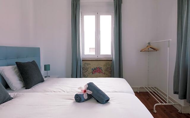 CC Bay House & Hostel