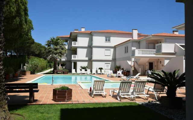 Modern Apartment in Óbidos With Pool