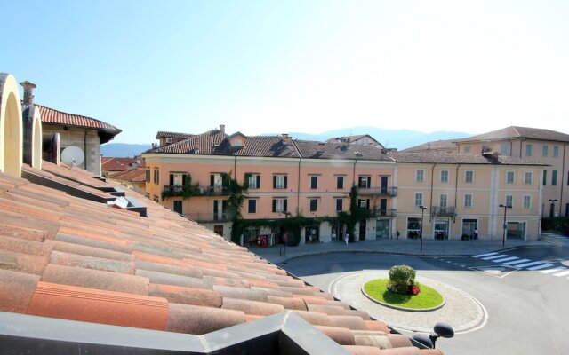 Spacious Holiday Home in Verbania Pallanza Italy with Balcony