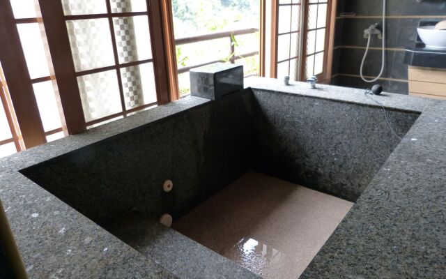 Full Moon Spa