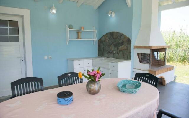 Villa Amorossa Beachfront 3 Bedroom in Roda