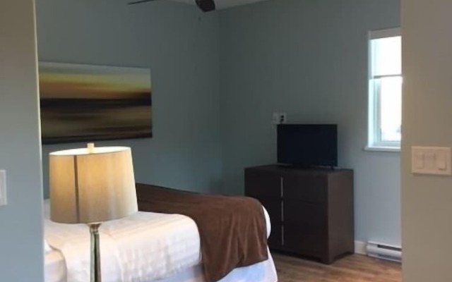 Pender Harbour Hotel