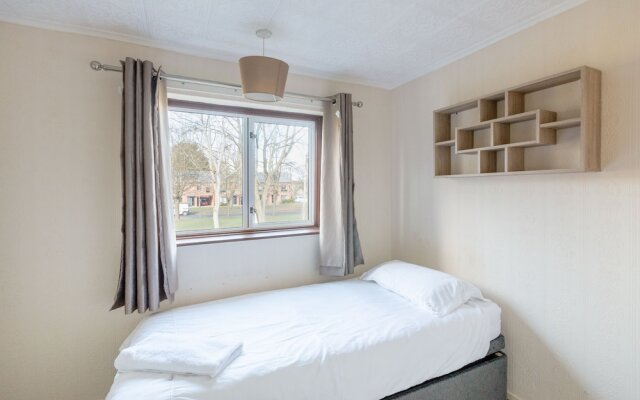 Compton Lodge 5-bedroom house