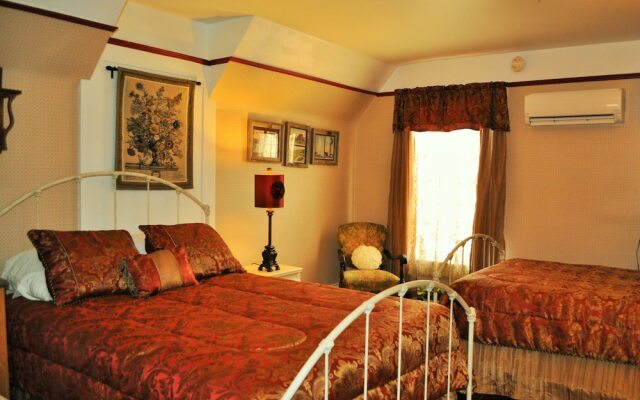 Victorian Inn & Carriage House