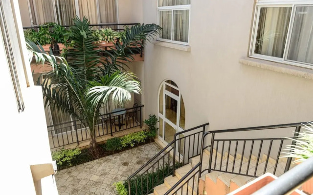 Room in Apartment - Nobilis Standard Suite Located in a Wonderful Location for a Great Experience