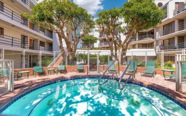 Spacious 2BR Santa Monica Beach Condo