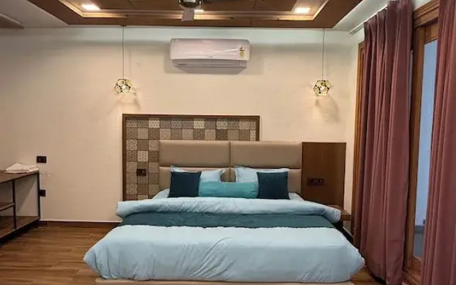 Yes Hotel By The Ganges