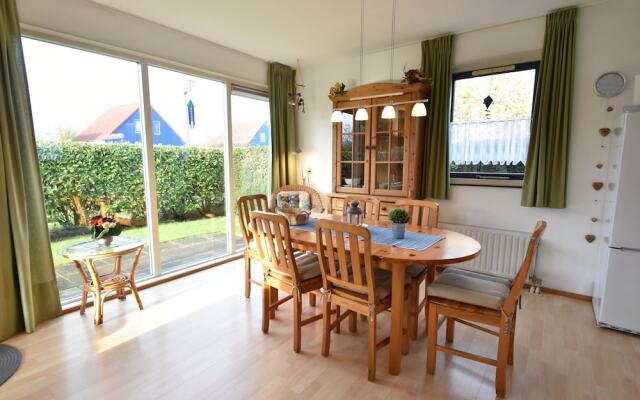 Pleasant Holiday Home in Kamperland near the Sea