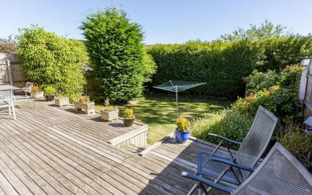 Woodstock in Poole With 2 Bedrooms and 1 Bathrooms