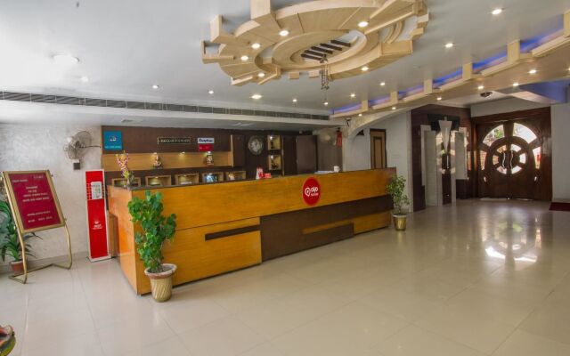 OYO 694 Hotel Malik Residency