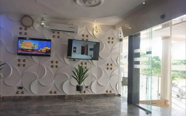 Keem Hotel and Suites