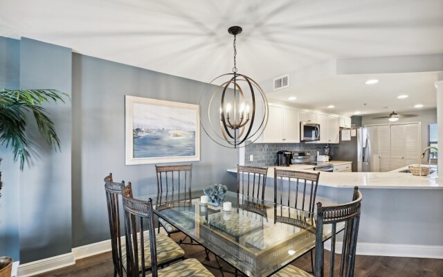 Inlet Reef 210 2 Bedroom Condo by RedAwning