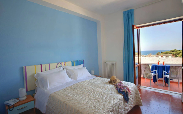 Iris Hotel