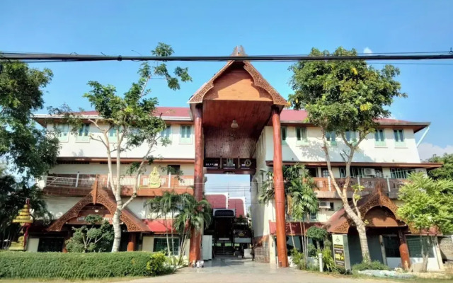 Ruenthai Ayutthaya Resort And Restaurant