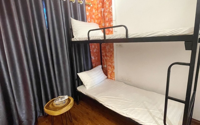 Red River Homestay – Guest Rooms – Hanoi