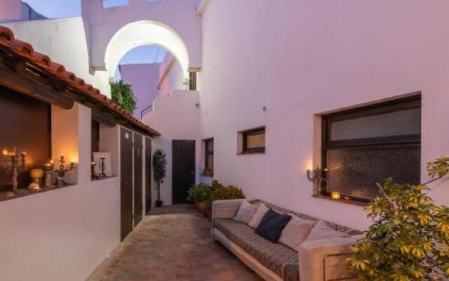 Casa Dos Arcos Boutique Hostel & Suites