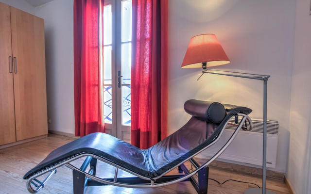 Charming Villa in Siran With Pool