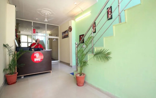 OYO 9038 Hotel Comfort