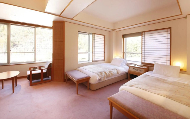 Shimobe Hotel